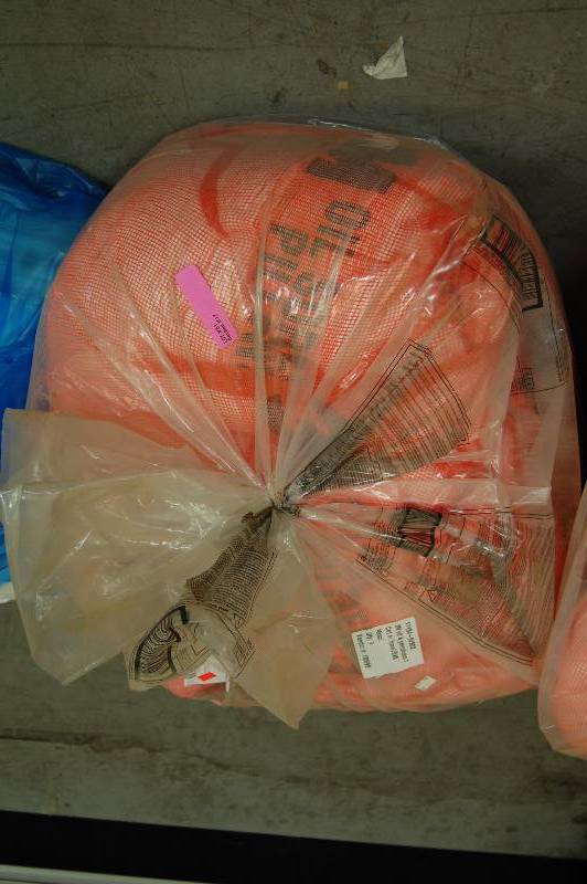 lot 51 image: 3M oil & petroleum large sorbent pillows