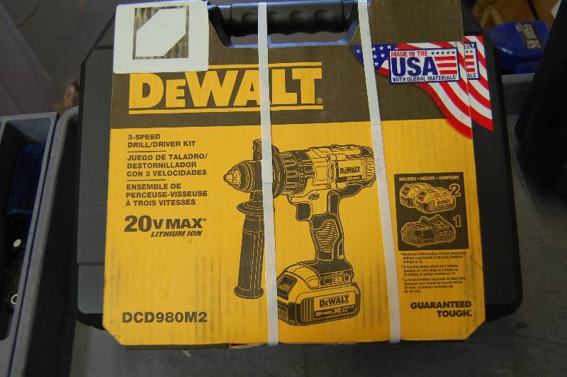 lot 60 image: BRAND NEW-20V MAX 4.0Ah Lithium Ion Cordless 12 Premium DrillDriver Kit and Bit Kit