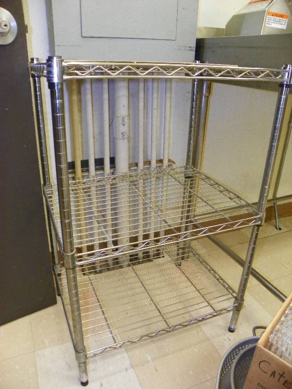 lot 5 image: WIRE RACK SHELVING UNIT