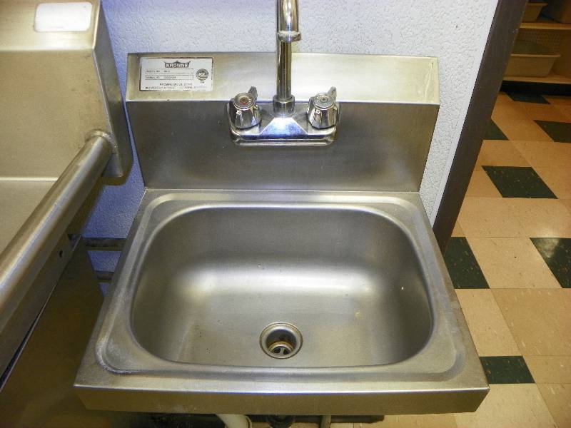 lot 29 image: STAINLESS STEEL HAND SINK