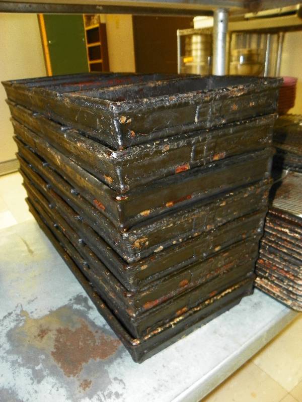 lot 33 image: BREAD LOAF PANS