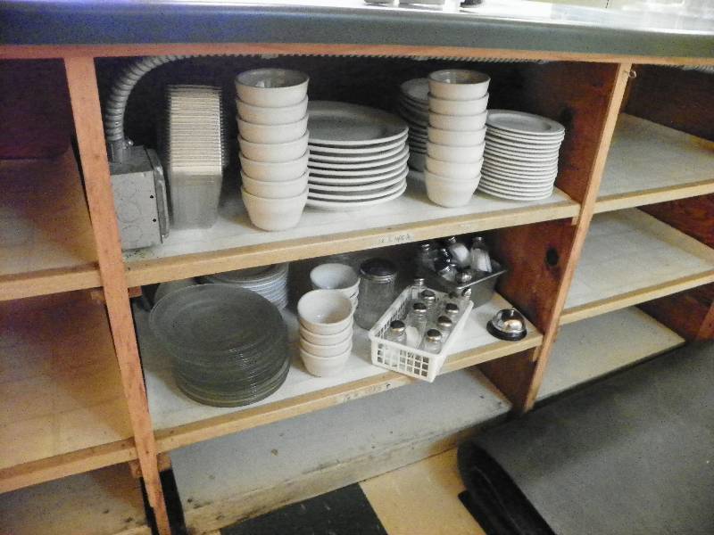 lot 43 image: KITCHEN ITEMS