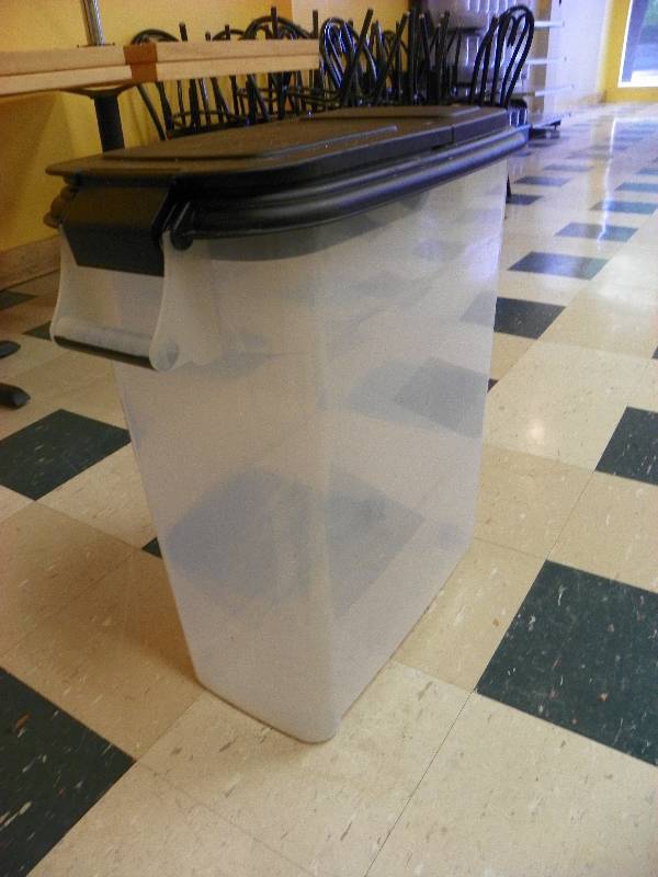lot 50 image: X-LARGE FOOD DISPENSER STORAGE CONTAINER