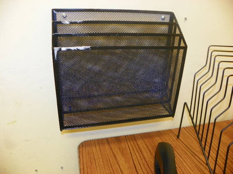 lot 84 image: OFFICE SUPPLY ITEMS