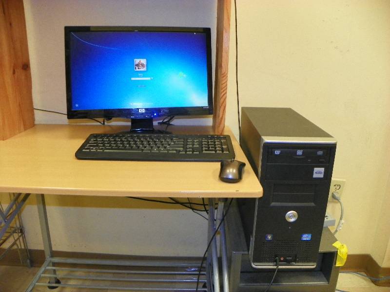 lot 97 image: NOBILIS COMPUTER TOWER, HP MONITOR, KEYBOARD AND MOUSE