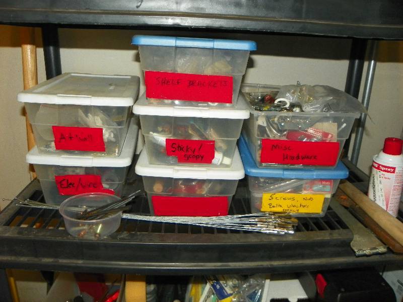 lot 105 image: MISC HARDWARE ITEMS