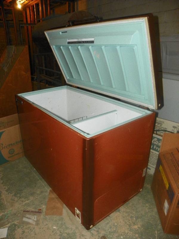 lot 126 image: SIGNATURE CHEST FREEZER, 51 WIDE X 36 TALL X 28 DEEP