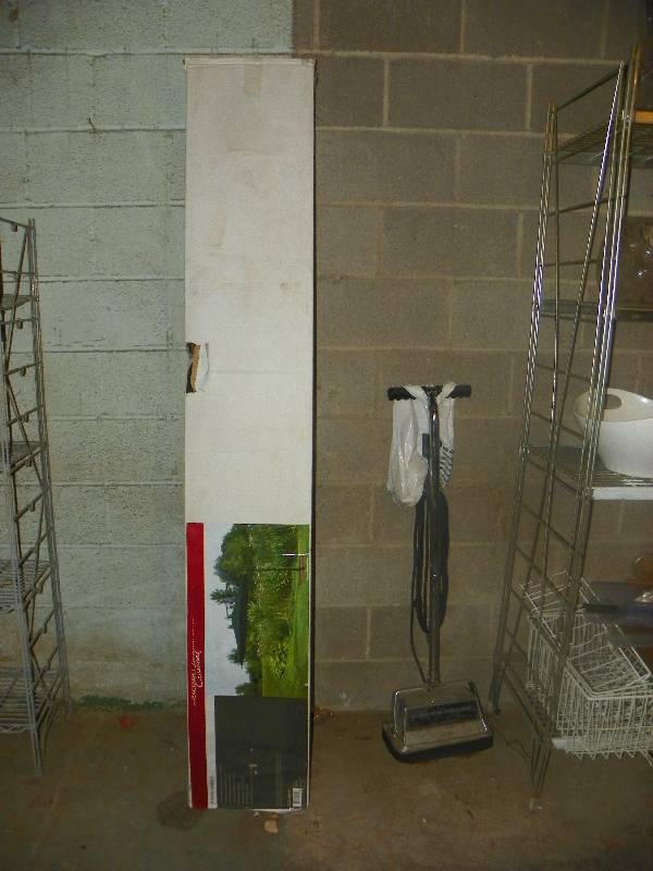 lot 127 image: 10 OFFSET UMBRELLA AND CLEANING MACHINE