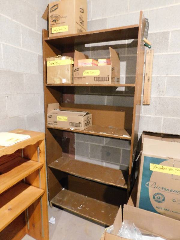 lot 149 image: SHELVING UNIT