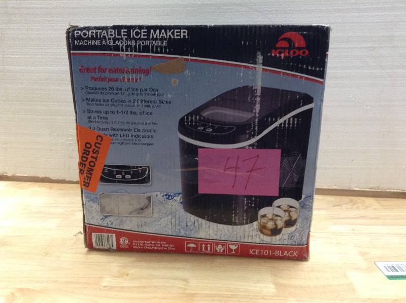 Igloo Compact Ice Maker, Black Portable Produces 26 lbs of ice