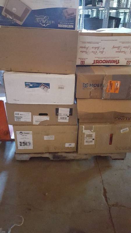 Pallet of sinks