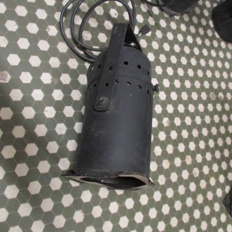 lot 8 image: (7) 5 Stage Lights