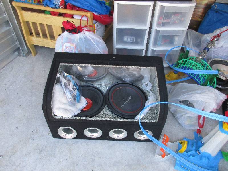 10 x 10 storage unit
