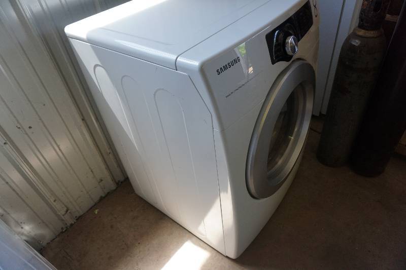 lot 8 image: Samsung Model 22OAEWXAA Large Capacity Sensor Dry Electric Cloths Dryer