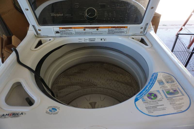 lot 9 image: Whirlpool Cabrio Platinum Model WTW8500BWO 4.8 Cubic Feet Capacity Top Load Wash Machine
