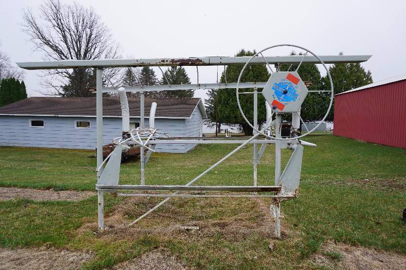 lot 1 image: Shore Station Model SS1682  Boat Lift