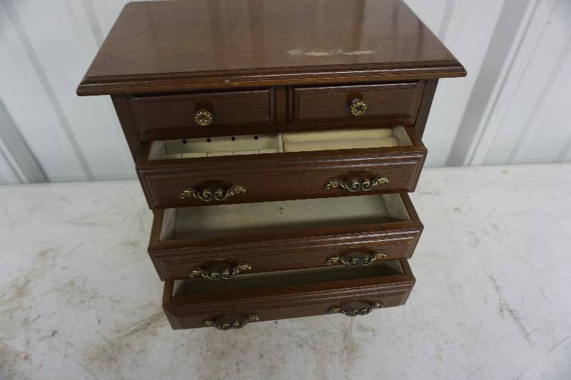 lot 49 image: Wood Mirrored Jewelry Box