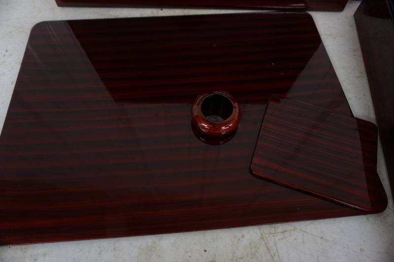 lot 89 image: Beautiful Table Top Place Setting For 8