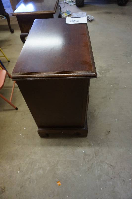 lot 98 image: 3 Drawer Solid Wood Night Stand Hutch