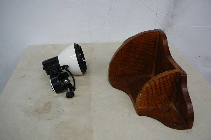 Corner Shelf & Clip on Light