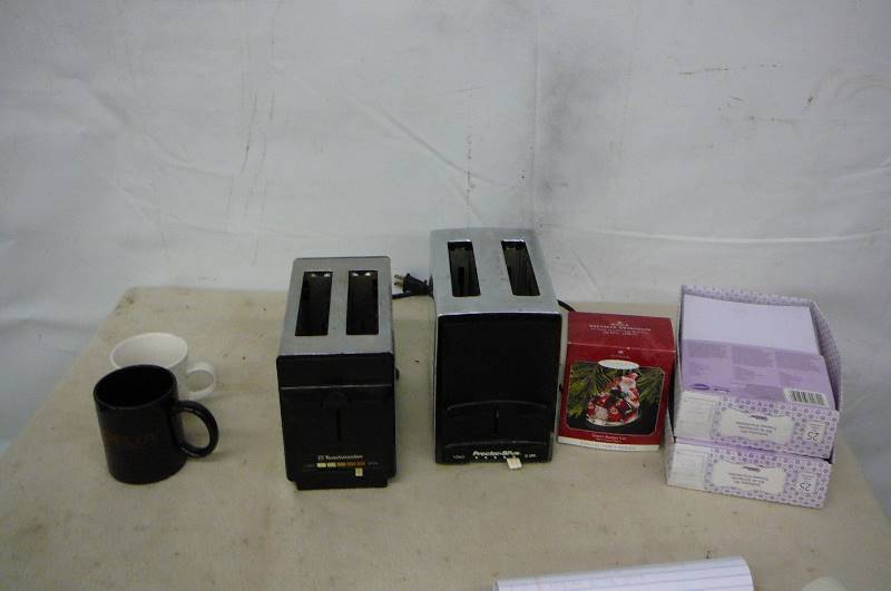 Lot of Kitchen Items