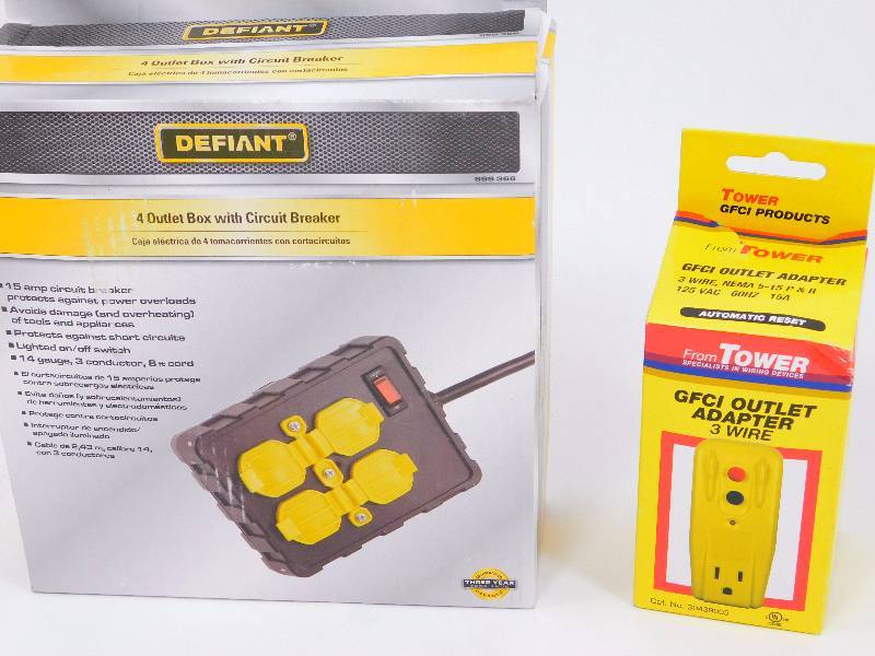lot 20 image: Defiant 4 Outlet Box with Circuit Breaker , 3 Wire GFCI Outlet Adapter