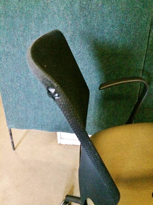 lot 7 image: Retails New $600 Harter Anthro KB Knit Back Designer Ergonomic Task Office Chair - Good Condition - Has Small Wear To Mesh Upper Left Corner Of Back Shown In Second Picture