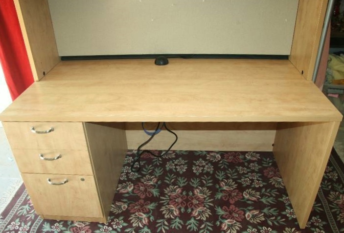 lot 28 image: Retails $1800 New - Lovely Excellent Condition Steelcase Currency Winter on Maple Laminate 60 Executive Workstation Desk w3 Drawer Locking (WKey) File Cabinet & Two Compartment Overhead (lights up under) Storage - Home OfficeBusiness Suite
