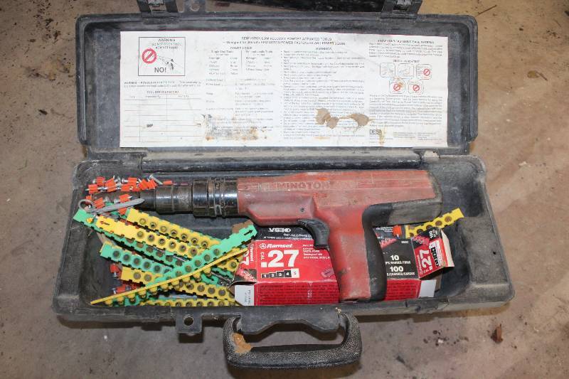 lot 25 image: Remington Power Actuated Tool w Accessories, Case