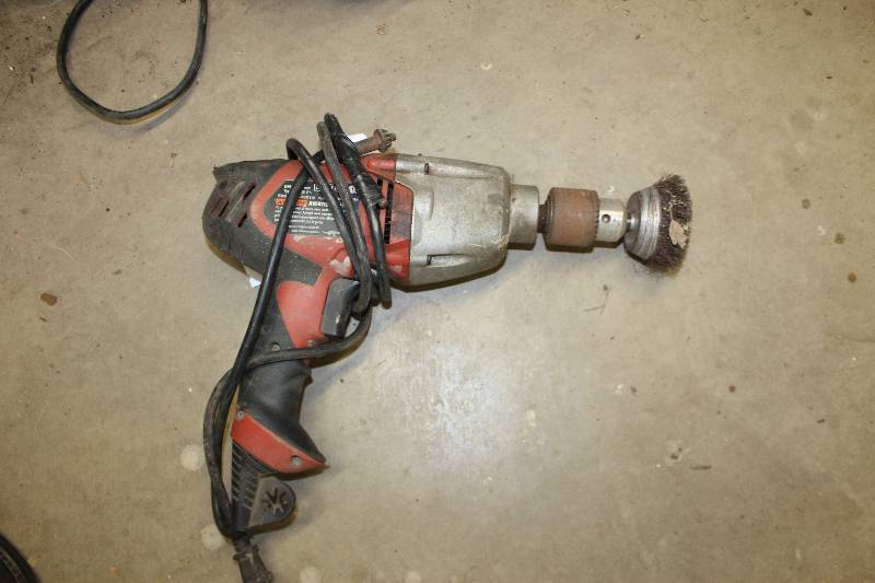 lot 19 image: Black & Decker Grinder