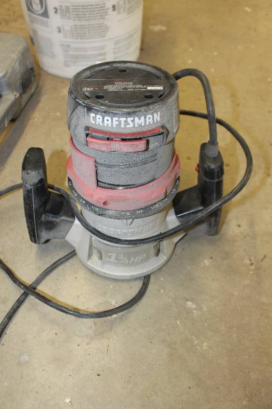 lot 18 image: Craftsman Router