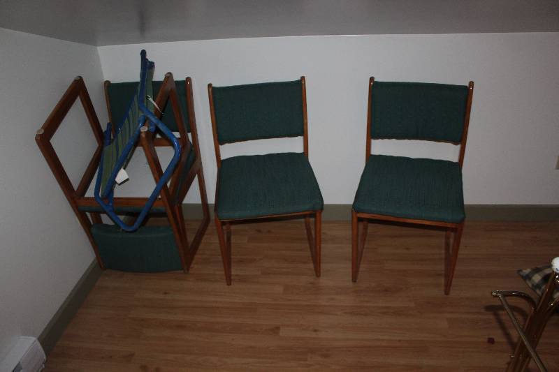lot 59 image: Lot of (4) Chairs