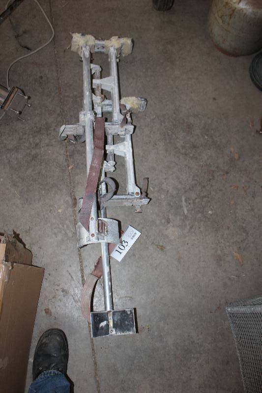 lot 103 image: Drywall Stilts