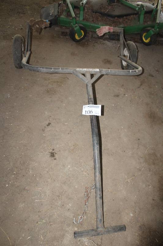 lot 106 image: Sport Tech 2-Wheel Tow Dolly