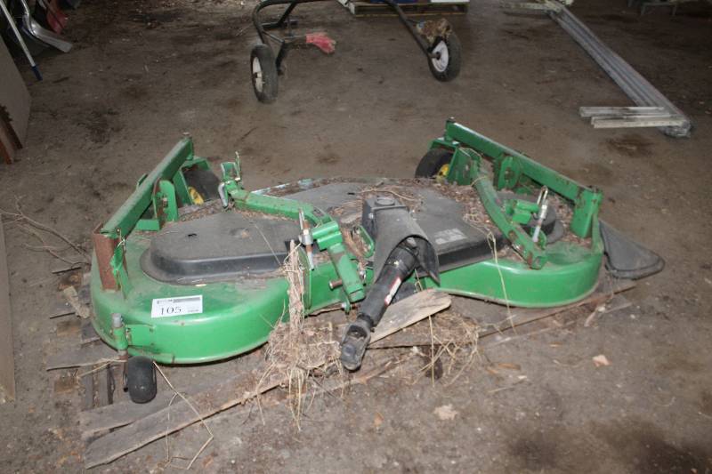 lot 105 image: John Deere 1400 Commercial Mower Deck