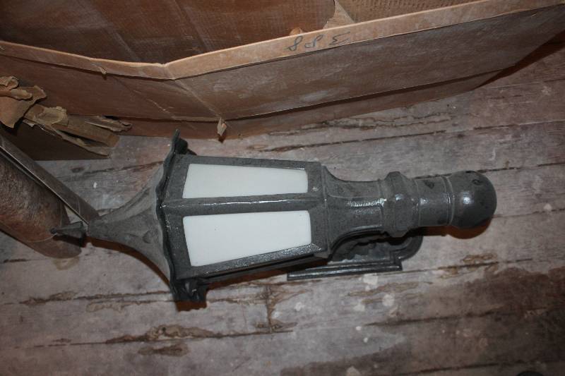 lot 150 image: 36in. Outdoor Wall Light