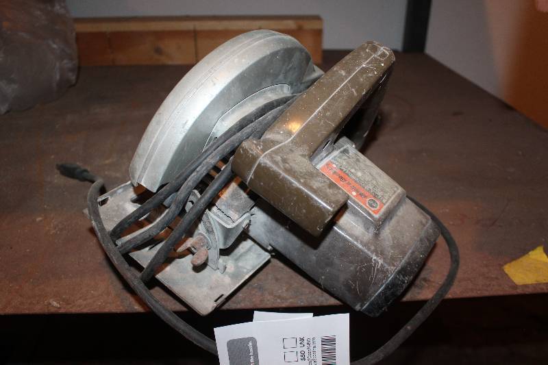 lot 122 image: Black & Decker 7.25in. Circular Saw