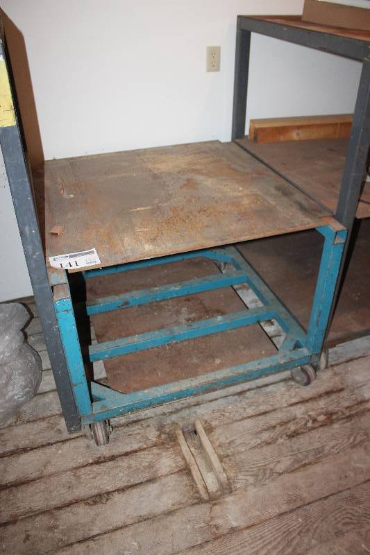 lot 141 image: Rolling Utility Cart