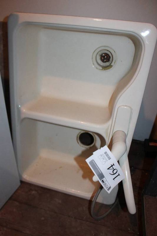 lot 164 image: Dual Basin Kitchen Sink w Fixture
