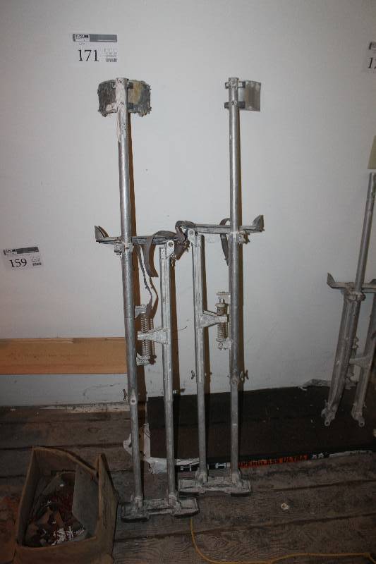 lot 171 image: Drywall Stilts