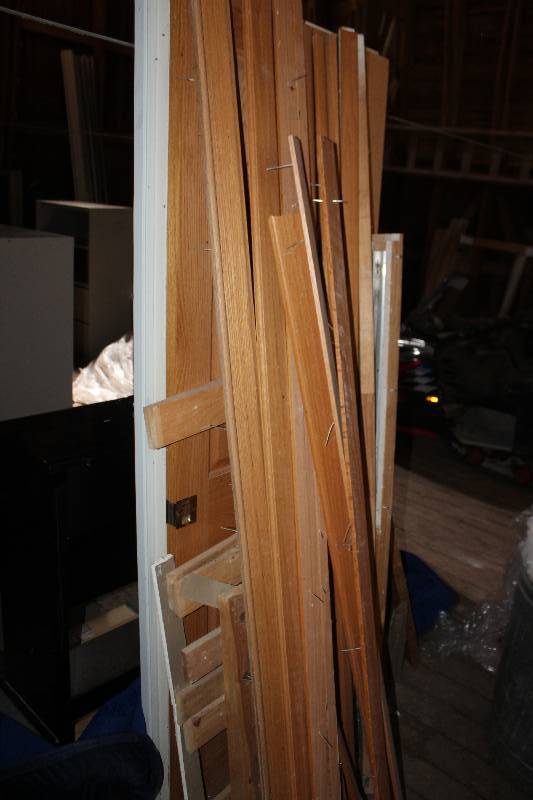 lot 210 image: Lot of (3) Doors, Trim Scrap