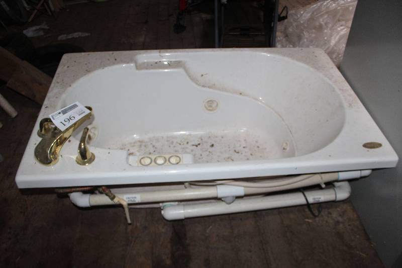 lot 196 image: Jacuzzi Tub w Fixtures