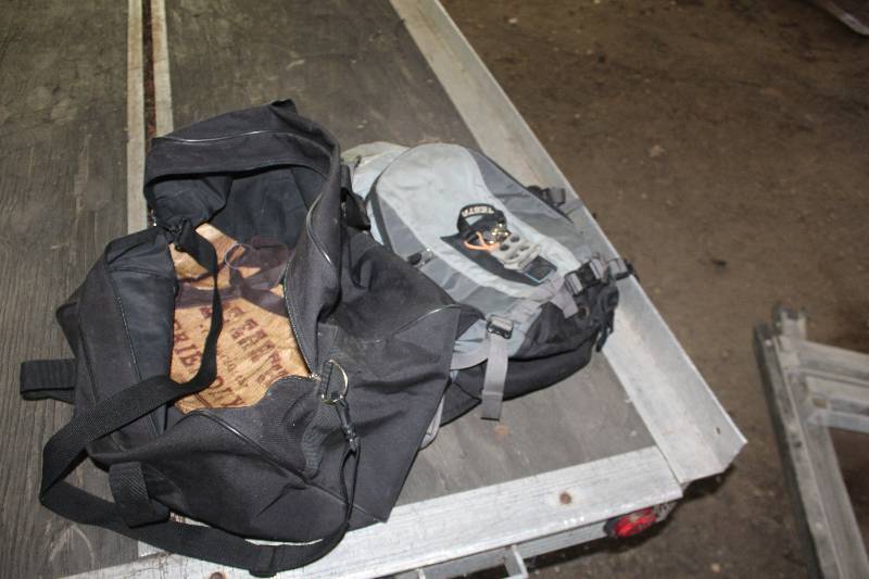 lot 117 image: Lot of (2) Bags Includes Duffle, Back