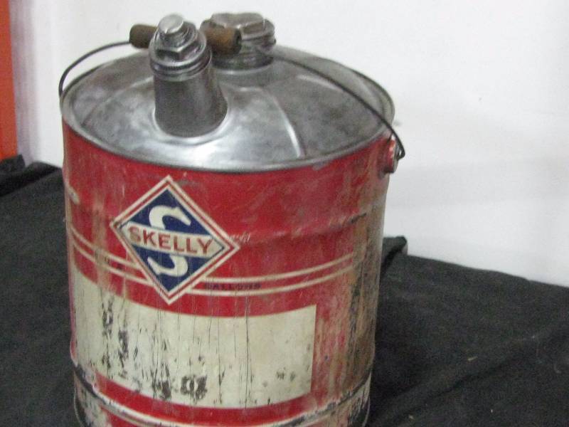 lot 12 image: Skelly 5gl Can