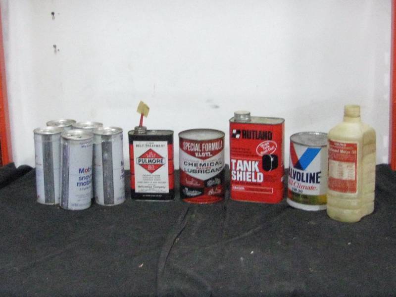 lot 21 image: Misc. Oil Cans