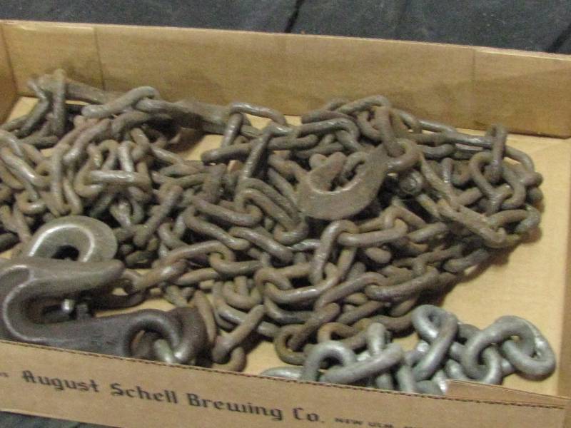 lot 32 image: Chains