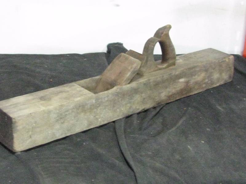lot 36 image: Antique Wood Plane