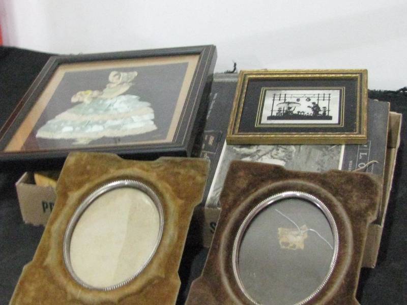 lot 41 image: Vintage Picture Frames & Calendar