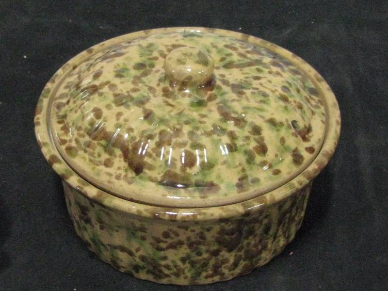 lot 60 image: Sponge Ware Covered Crock Casserole