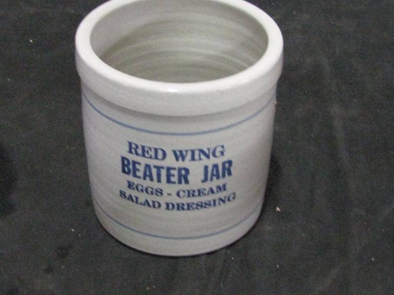 lot 61 image: Red Wing Beater Jar